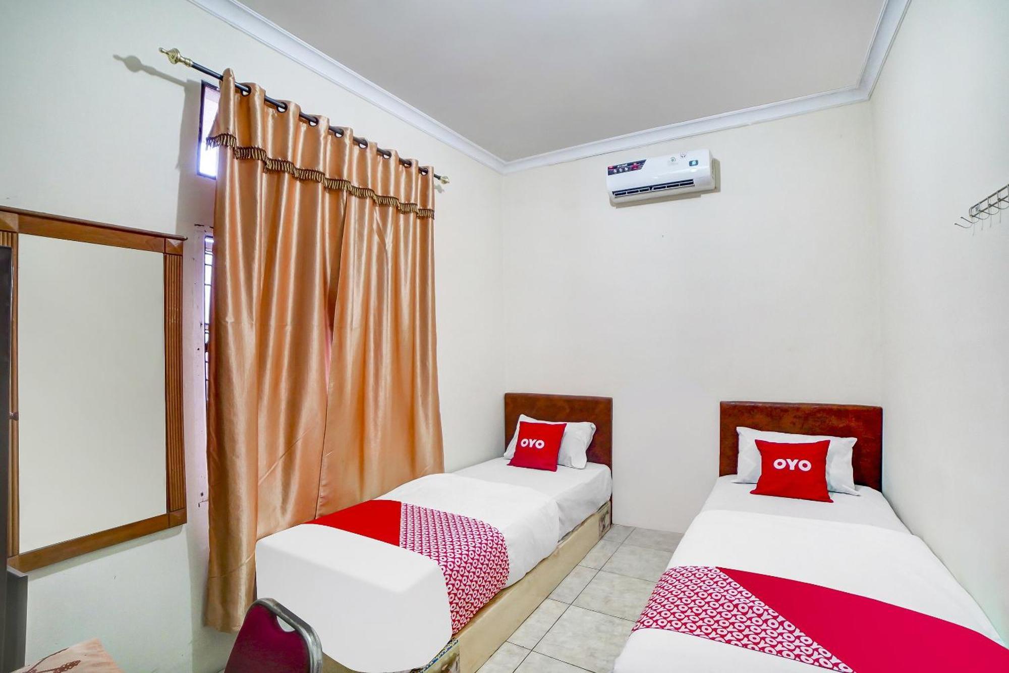 Oyo 91199 Felicia Homestay Medan Kültér fotó