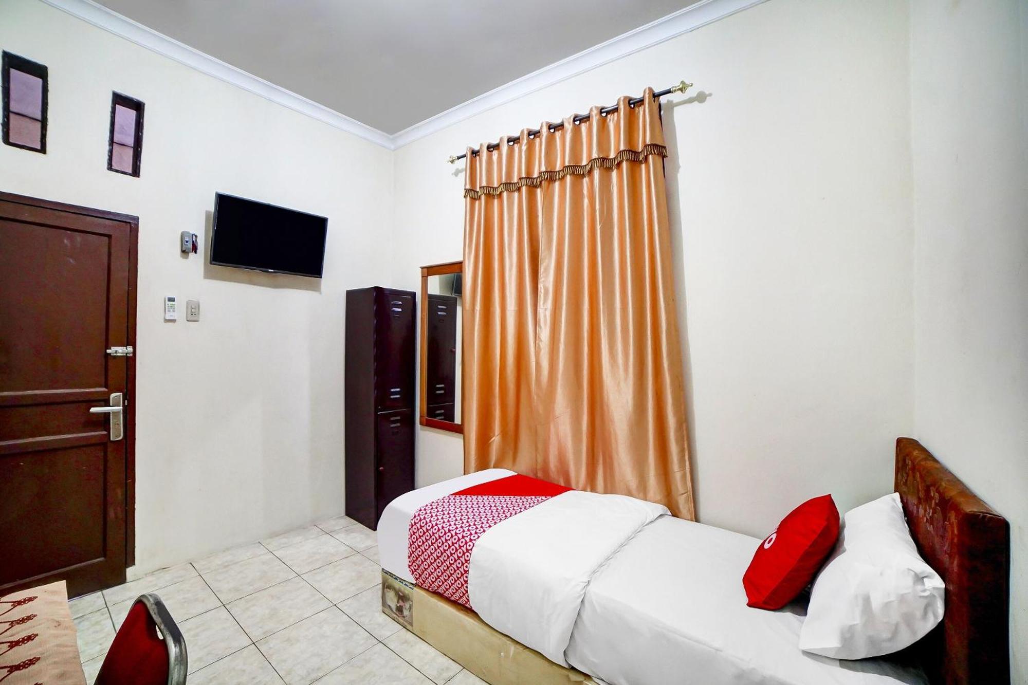 Oyo 91199 Felicia Homestay Medan Kültér fotó