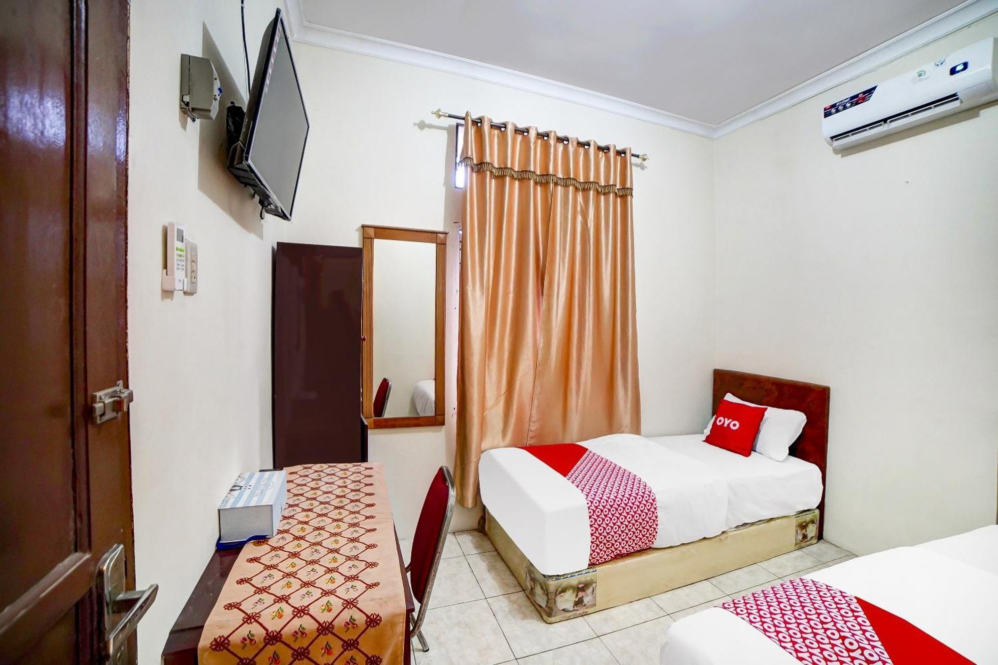 Oyo 91199 Felicia Homestay Medan Kültér fotó