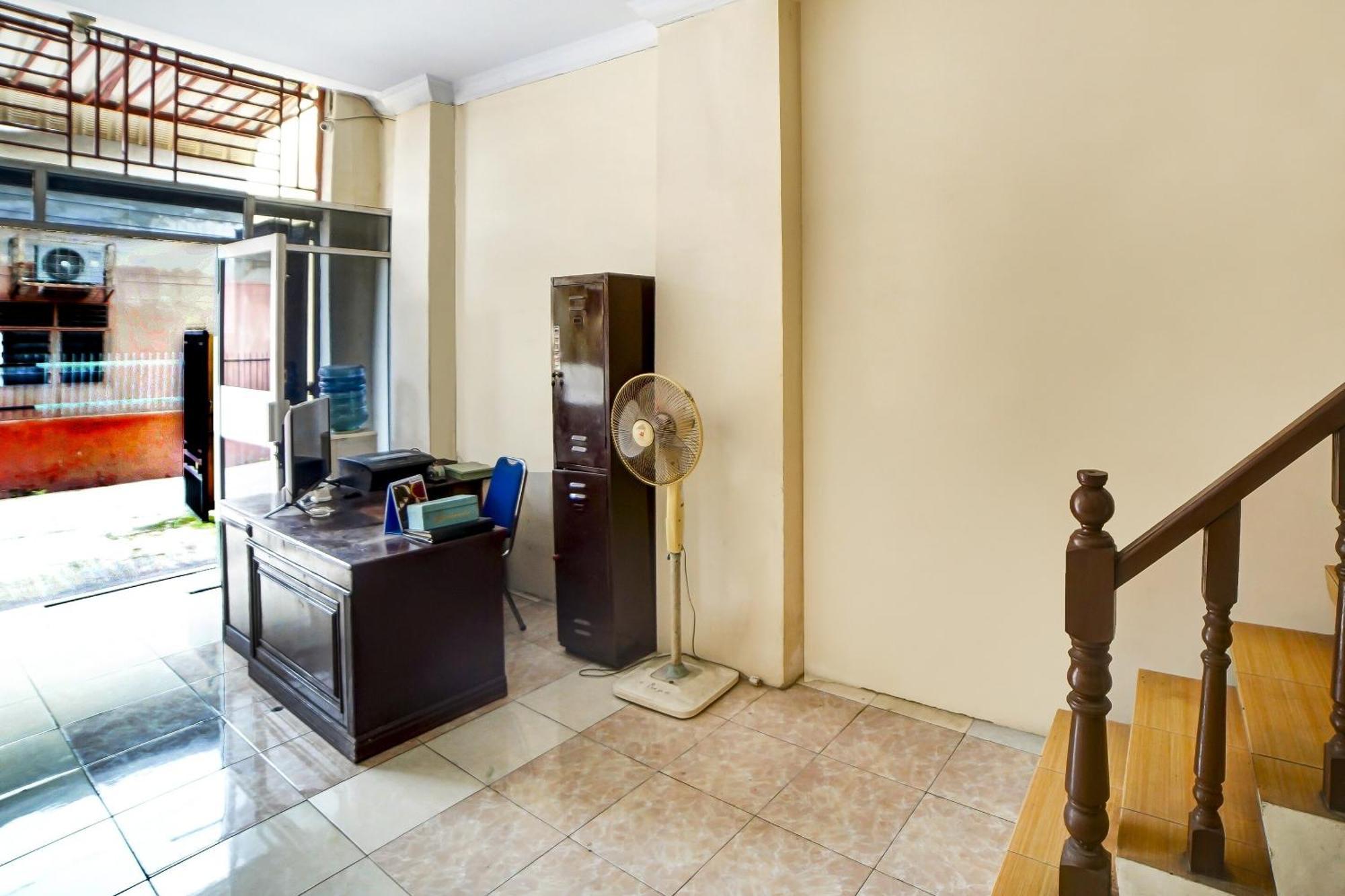 Oyo 91199 Felicia Homestay Medan Kültér fotó