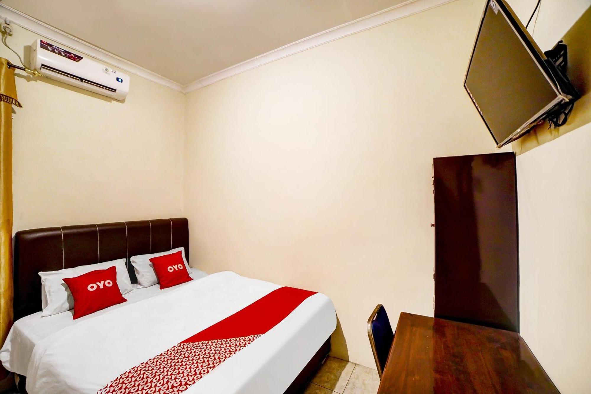 Oyo 91199 Felicia Homestay Medan Kültér fotó